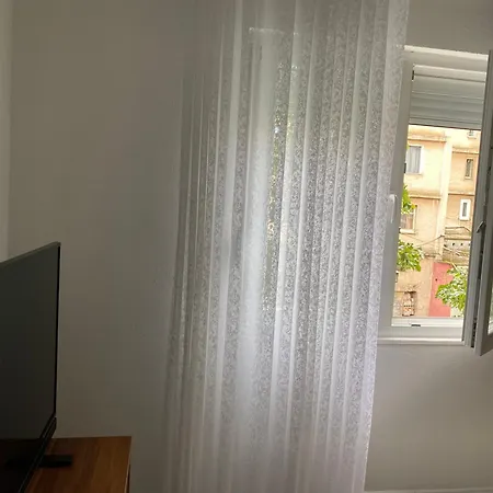Apartment Me Qera 2+1 Kukes