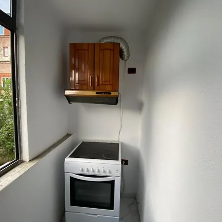 Me Qera 2+1 Apartment Kukes
