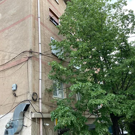 Me Qera 2+1 Apartment Kukes